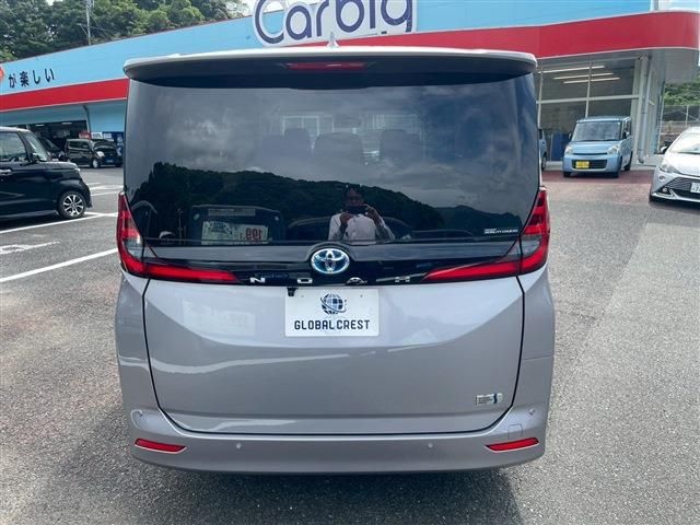 TOYOTA NOAH HYBRID 2024