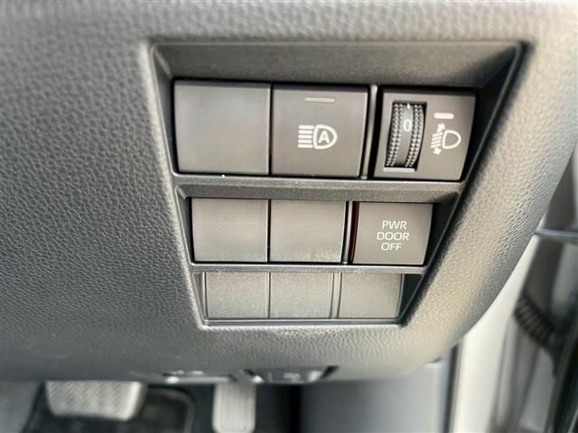 TOYOTA NOAH HYBRID 2024