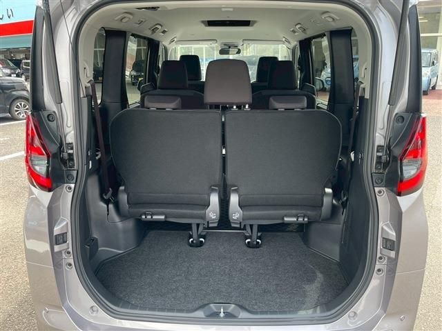 TOYOTA NOAH HYBRID 2024