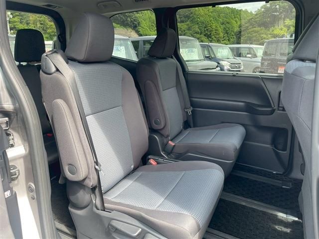 TOYOTA NOAH HYBRID 2024