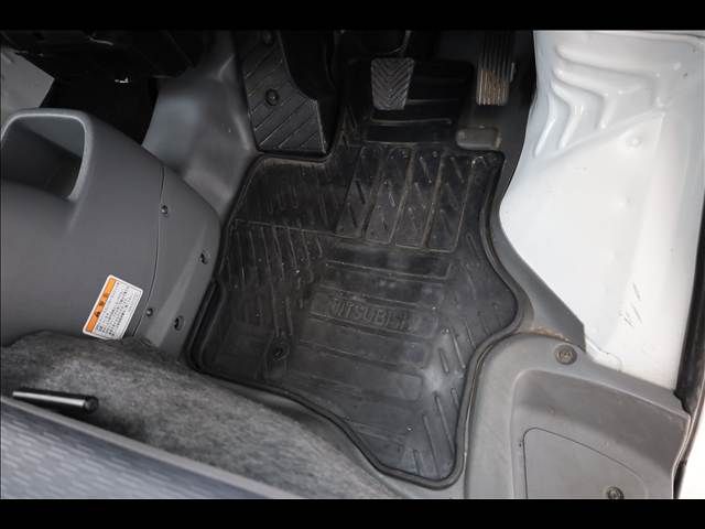 MITSUBISHI MINICAB-MiEV 2014