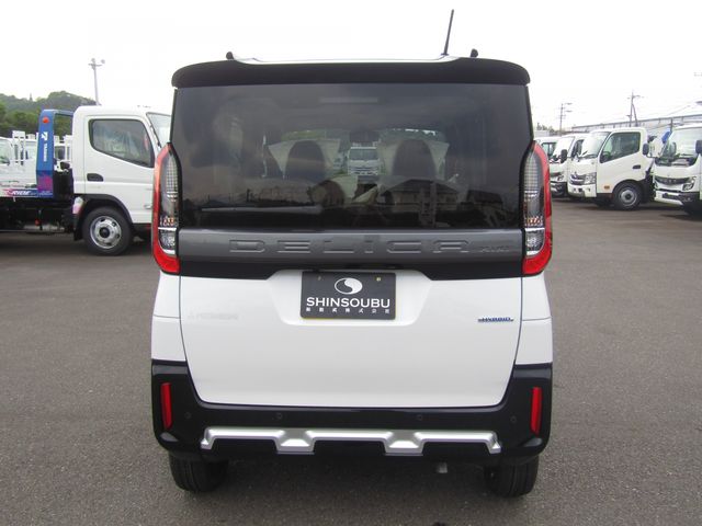 MITSUBISHI DELICA MINI 2025