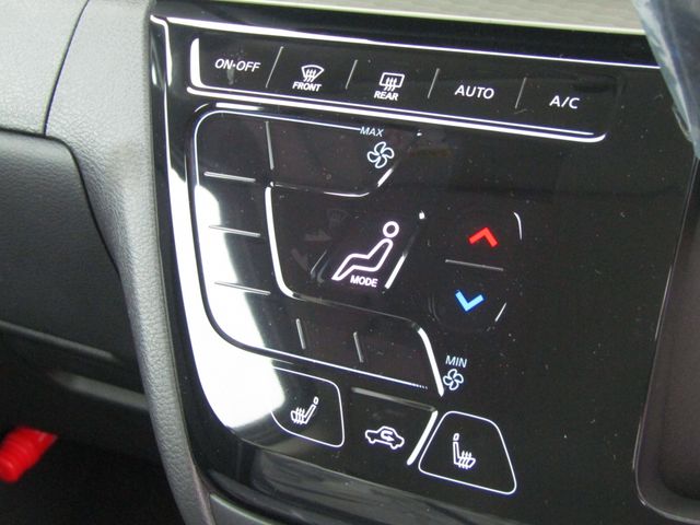 MITSUBISHI DELICA MINI 2025