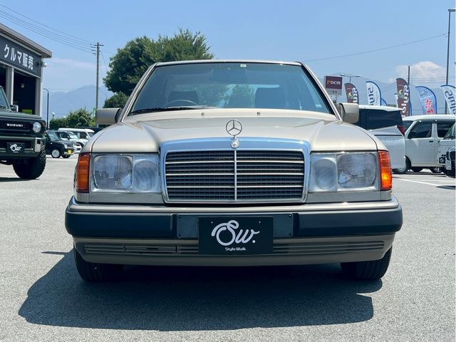 MERCEDES BENZ MERCEDES BENZ MEDIUM class sedan 1990