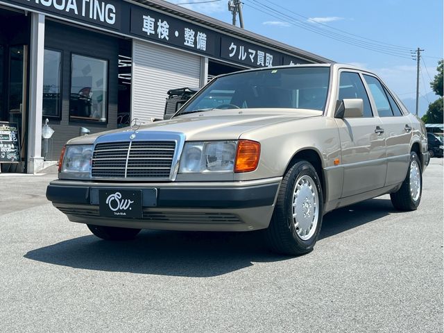MERCEDES BENZ MERCEDES BENZ MEDIUM class sedan 1990