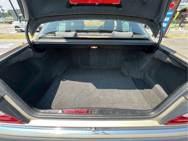 MERCEDES BENZ MERCEDES BENZ MEDIUM class sedan 1990