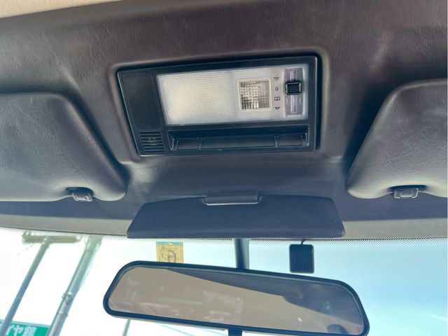 MERCEDES BENZ MERCEDES BENZ MEDIUM class sedan 1990