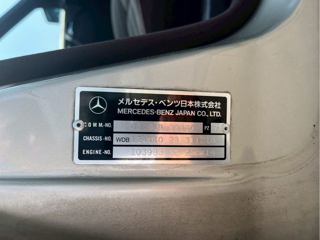 MERCEDES BENZ MERCEDES BENZ MEDIUM class sedan 1990