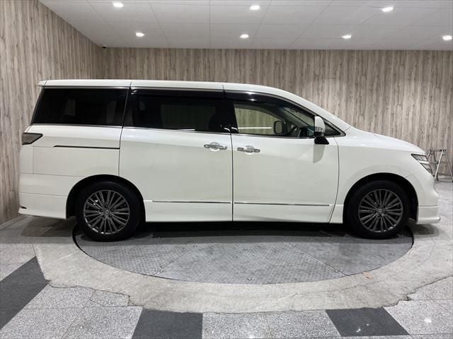 NISSAN ELGRAND 2017