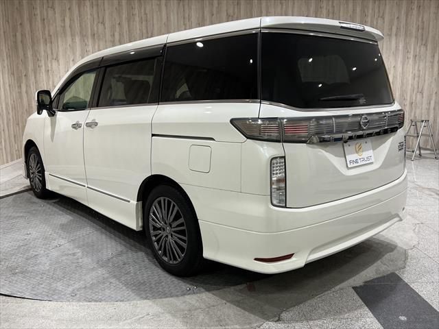 NISSAN ELGRAND 2017