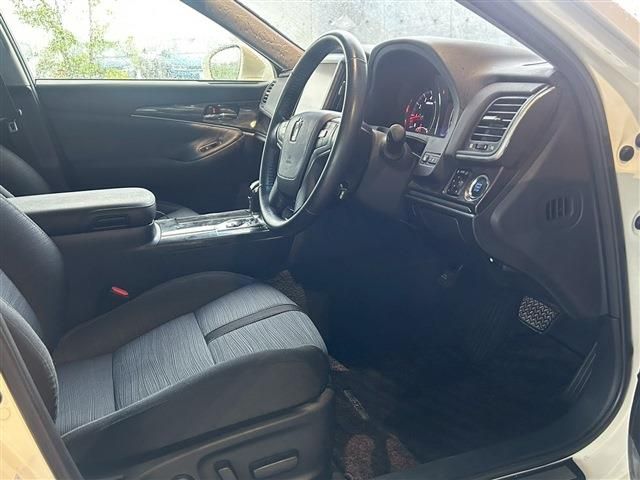 TOYOTA CROWN sedan 2014