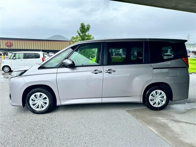TOYOTA NOAH HYBRID 2024