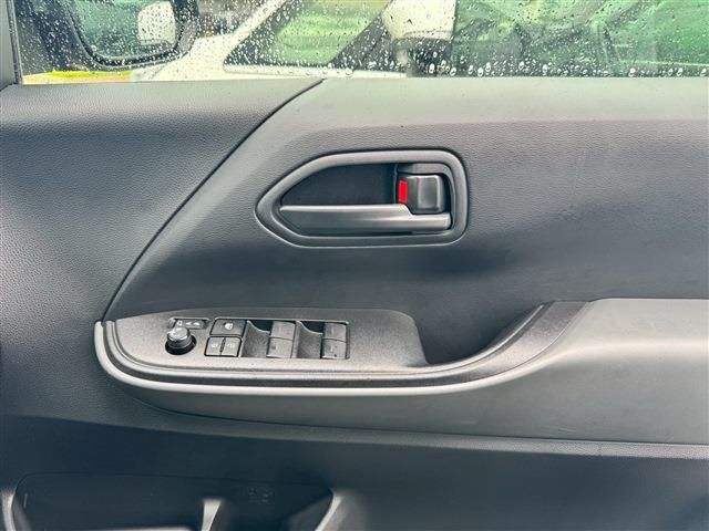 TOYOTA NOAH HYBRID 2024