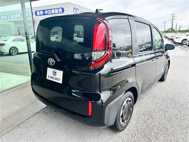 TOYOTA SIENTA 2022