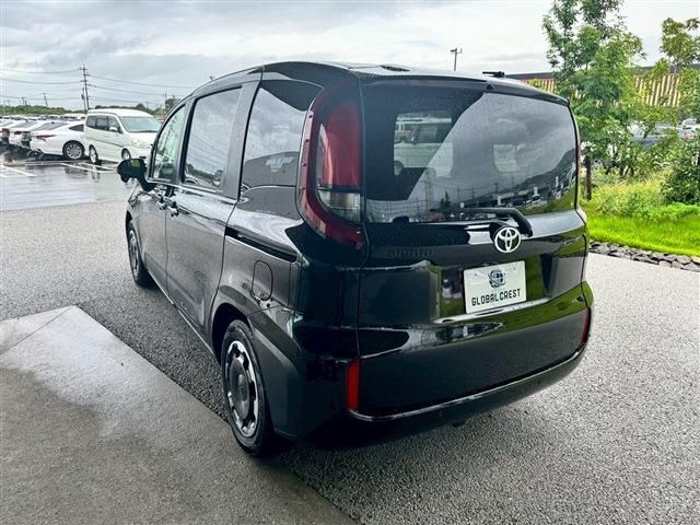 TOYOTA SIENTA 2022
