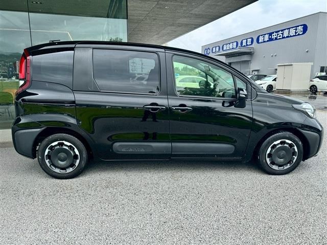 TOYOTA SIENTA 2022