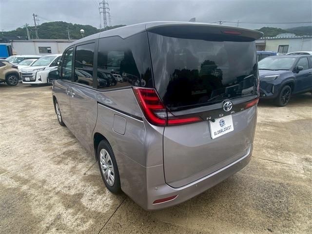 TOYOTA NOAH HYBRID 2024