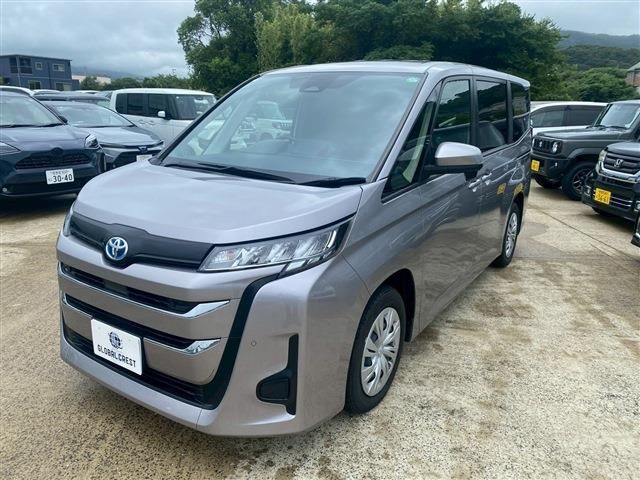TOYOTA NOAH HYBRID 2024