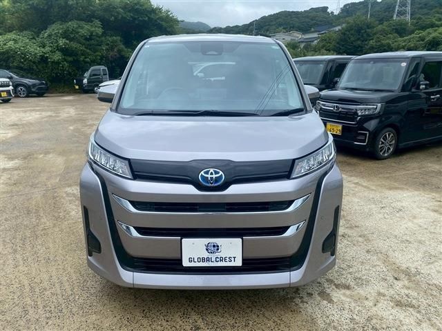 TOYOTA NOAH HYBRID 2024