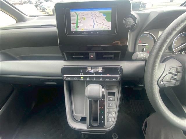 TOYOTA NOAH HYBRID 2024