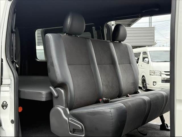 TOYOTA HIACE van 4WD 2021