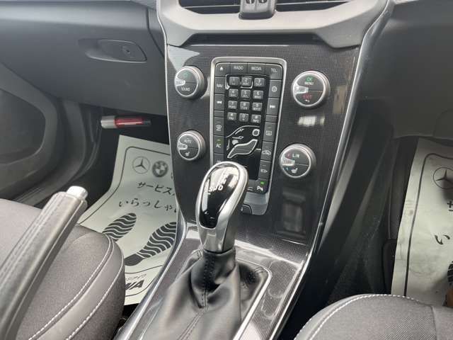 VOLVO VOLVO V40 2018