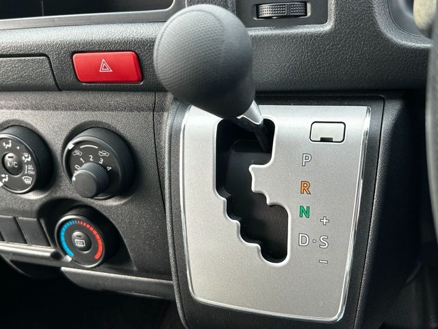 TOYOTA HIACE van 1.25t 2WD 2018