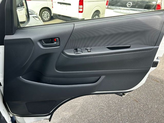 TOYOTA HIACE van 1.25t 2WD 2018