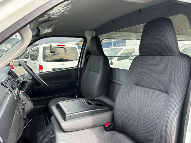 TOYOTA HIACE van 1.25t 2WD 2018