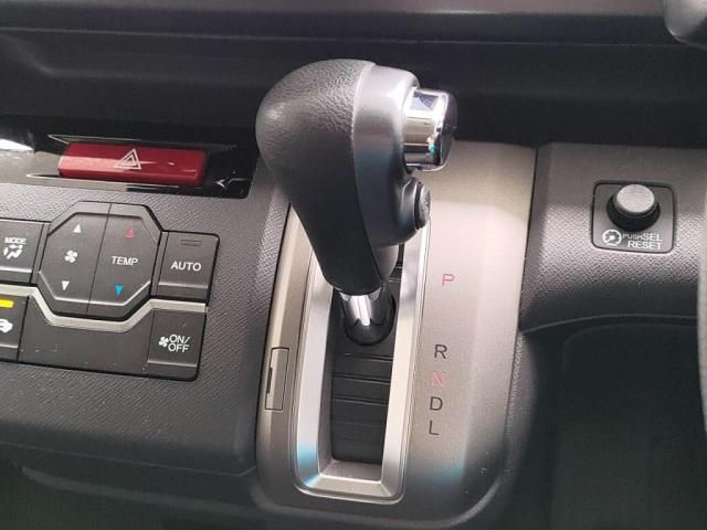 HONDA STEPWAGON 2012