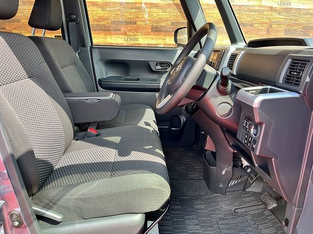 TOYOTA PIXIS MEGA 2018