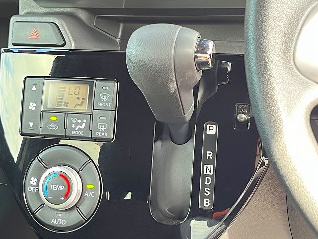 TOYOTA PIXIS MEGA 2018