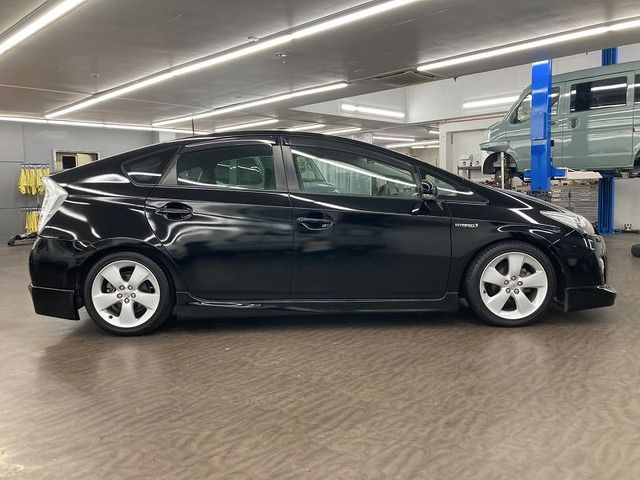 TOYOTA PRIUS 2011