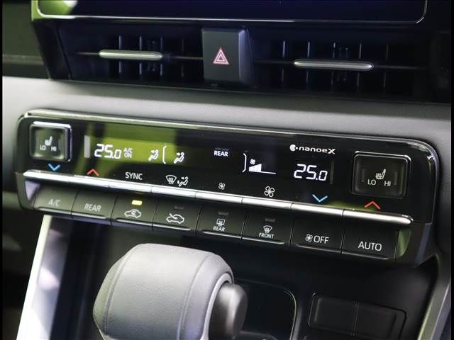 TOYOTA VOXY HYBRID 2024