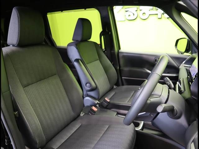 TOYOTA VOXY HYBRID 2024