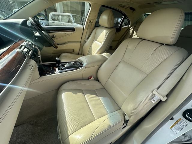 TOYOTA LEXUS LS600h 2015