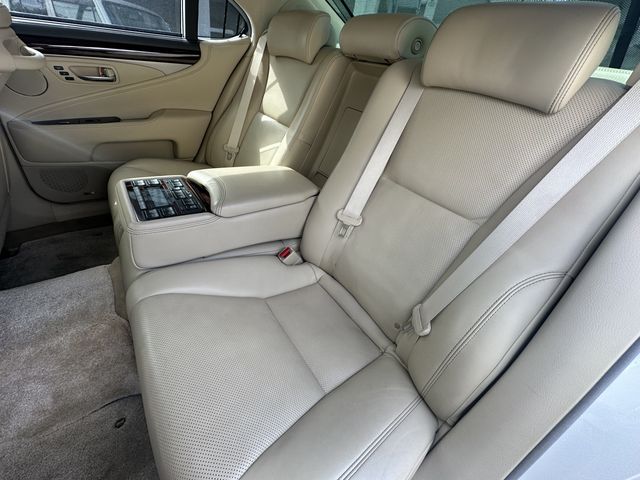 TOYOTA LEXUS LS600h 2015