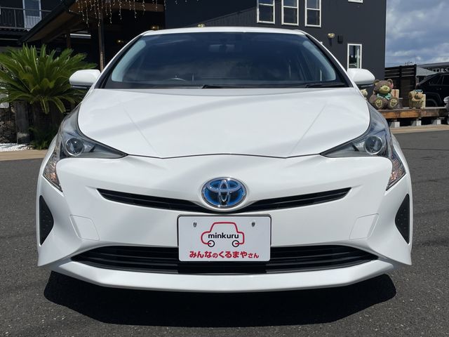 TOYOTA PRIUS 2018