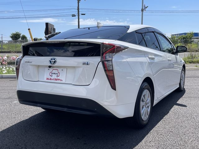 TOYOTA PRIUS 2018