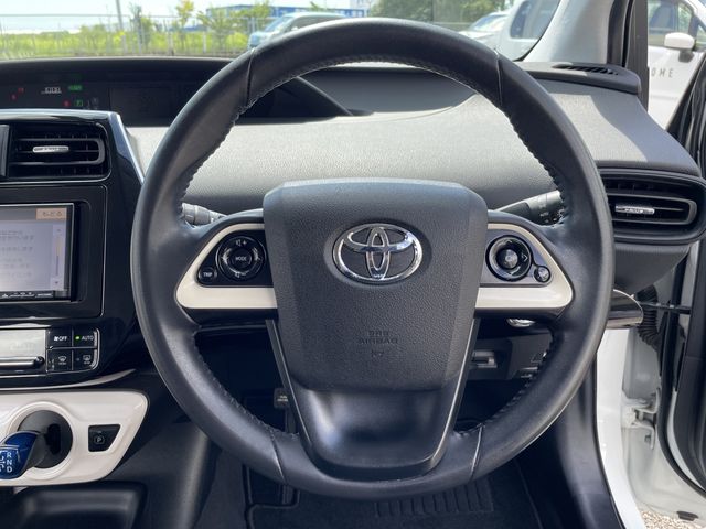 TOYOTA PRIUS 2018