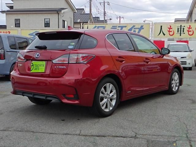 TOYOTA LEXUS CT200h 2017