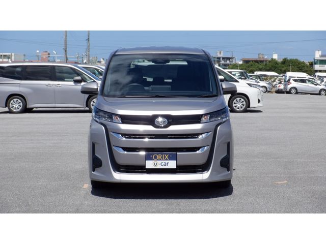 TOYOTA NOAH 2023