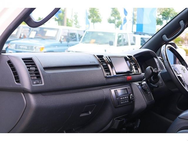 TOYOTA HIACE van 2WD 2021