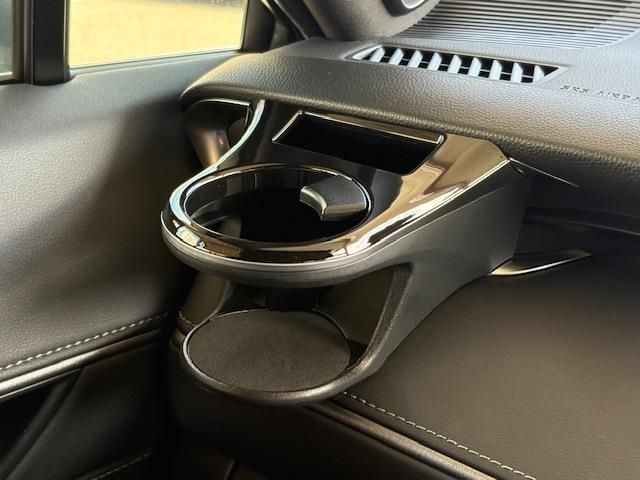 TOYOTA HARRIER HYBRID 2021