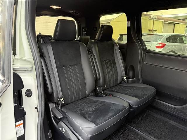 TOYOTA ESQUIRE HYBRID 2019