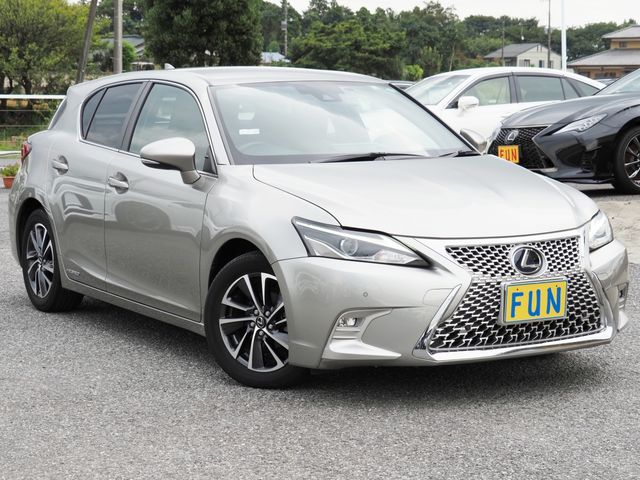 TOYOTA LEXUS CT200h 2022