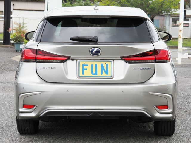 TOYOTA LEXUS CT200h 2022