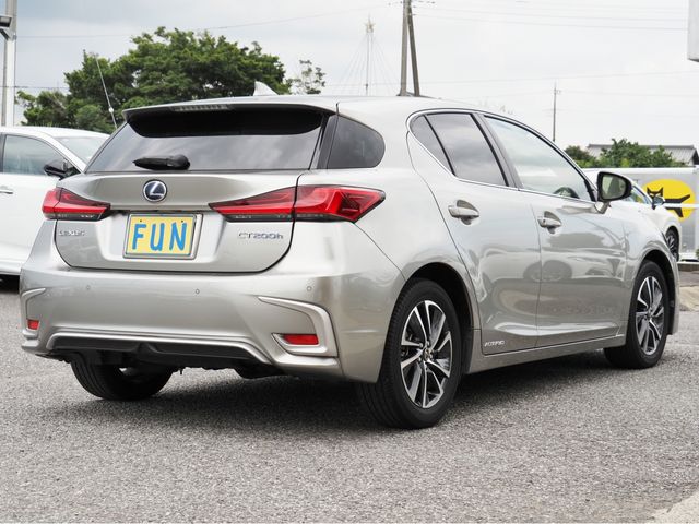 TOYOTA LEXUS CT200h 2022