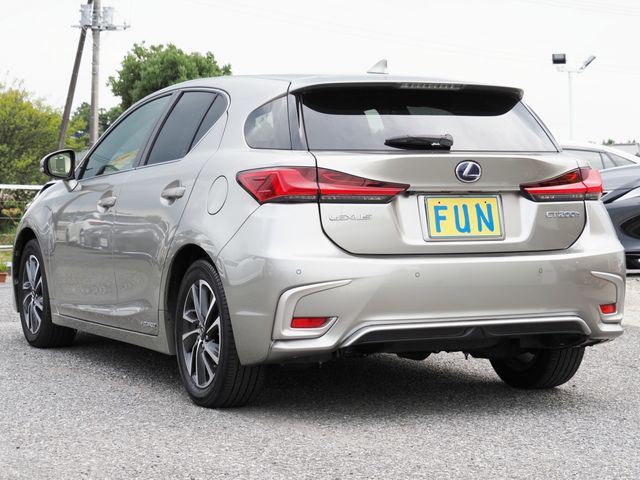 TOYOTA LEXUS CT200h 2022