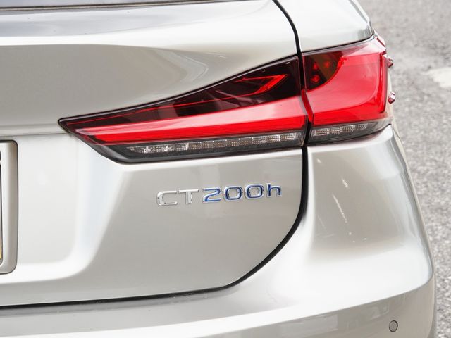 TOYOTA LEXUS CT200h 2022